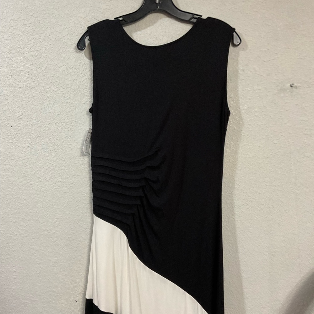 Roz & Ali Black and White Maxi Dress NWT - Picture 6 of 7
